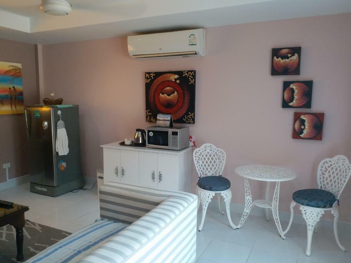 Residence Chez Nous Phuket Rawai Exteriör bild